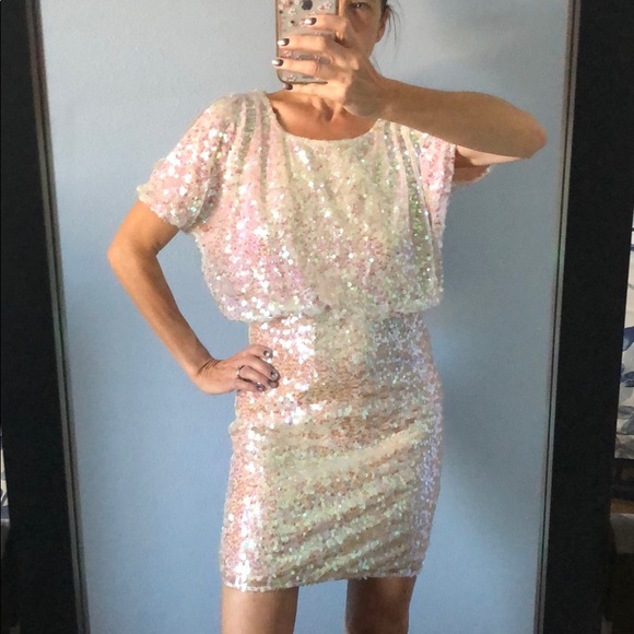 Lulus Dresses & Skirts - Lulu’s Open Back Sparkly Sequin Blousy Mini Dress HOLIDAY